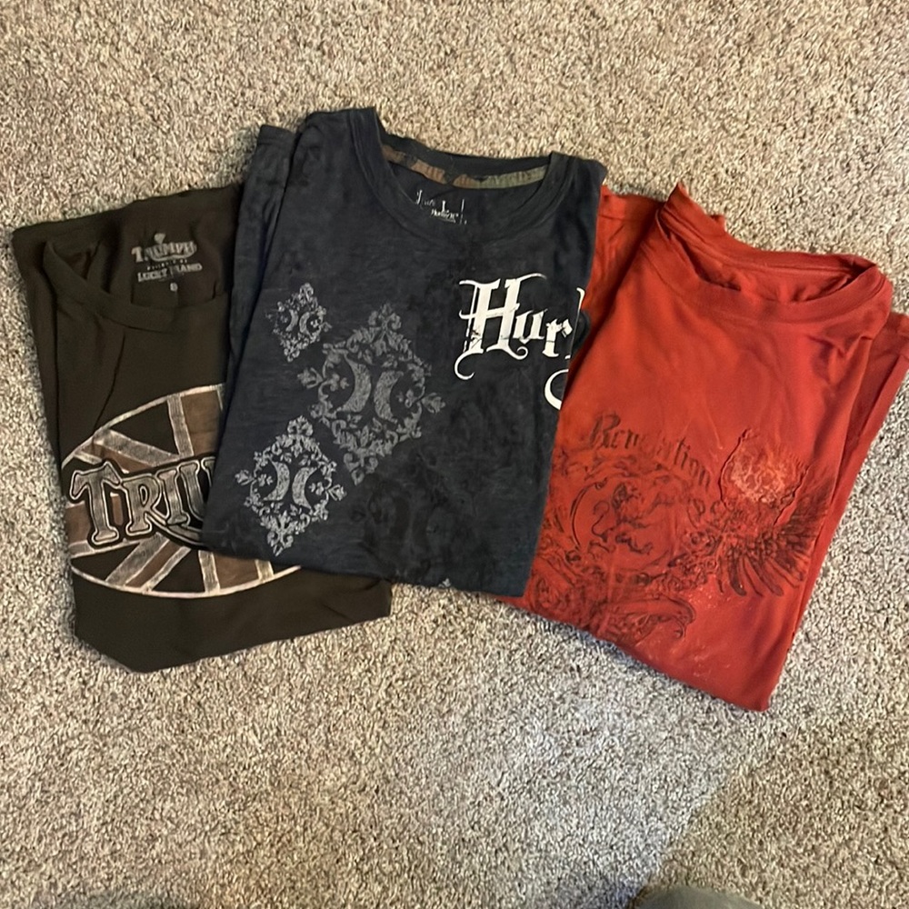Graphic tees size L